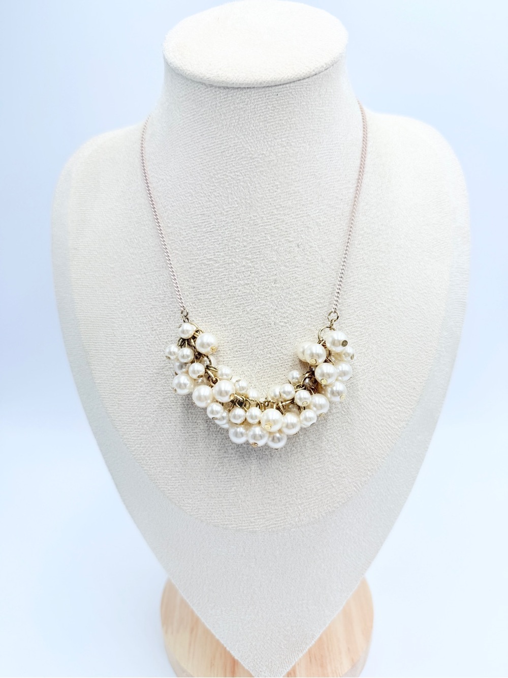 Liz Claiborne Faux Pearl Cluster Statement Necklace Gold Tone Adjustable